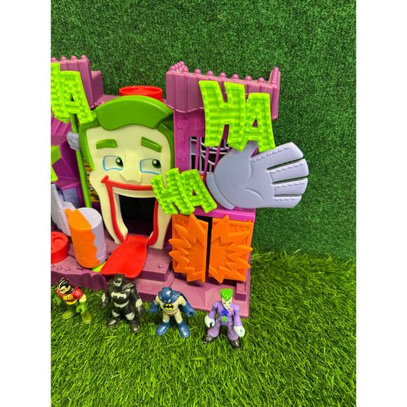 Fisher-Price Imaginext DC Super Friends The Joker's Fun House 2009 w/ Figures - Picture 5 of 6